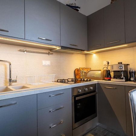 Seaside Flat With Hydromassage Apartment Mokhlos Bagian luar foto