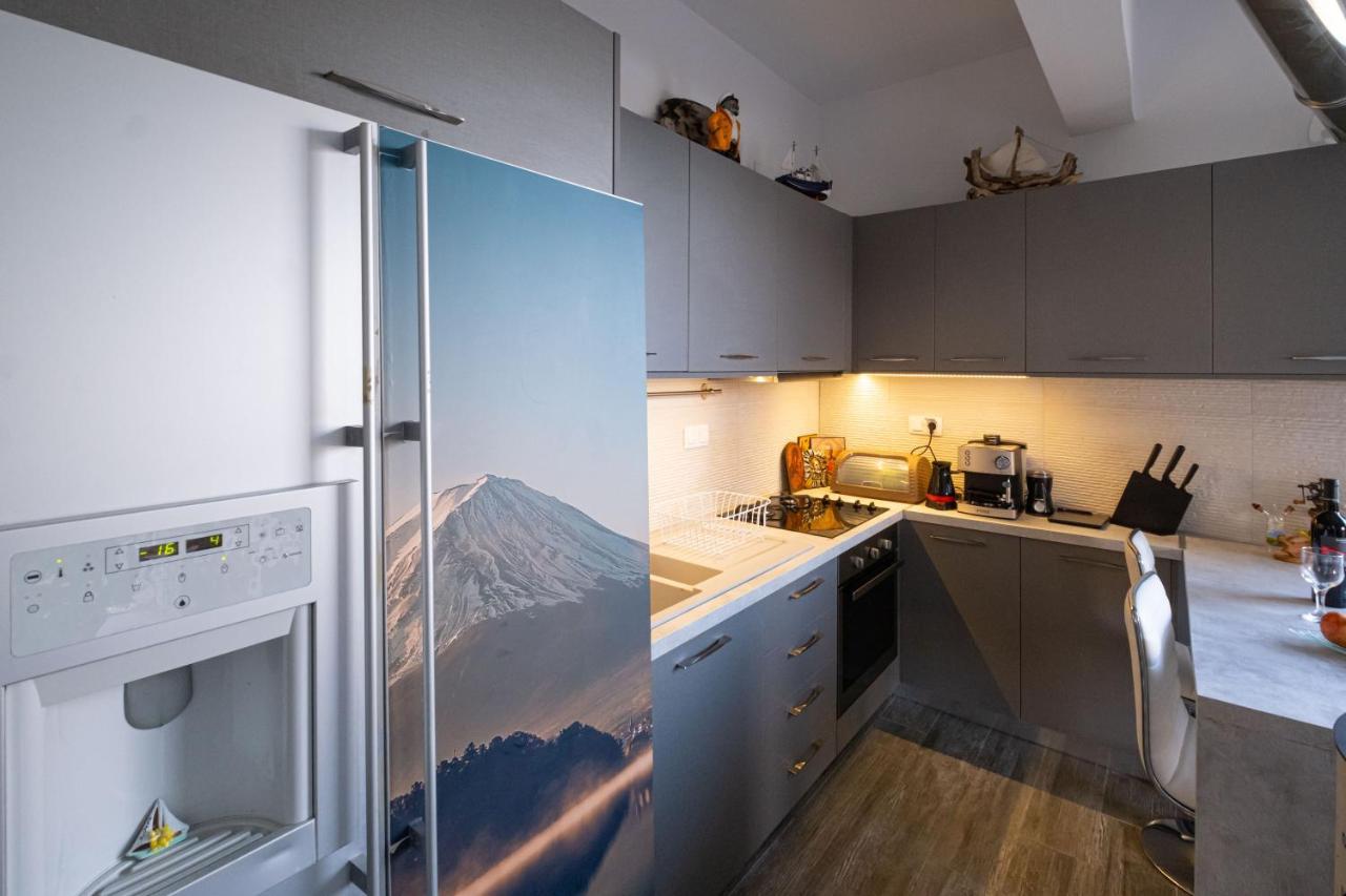 Seaside Flat With Hydromassage Apartment Mokhlos Bagian luar foto